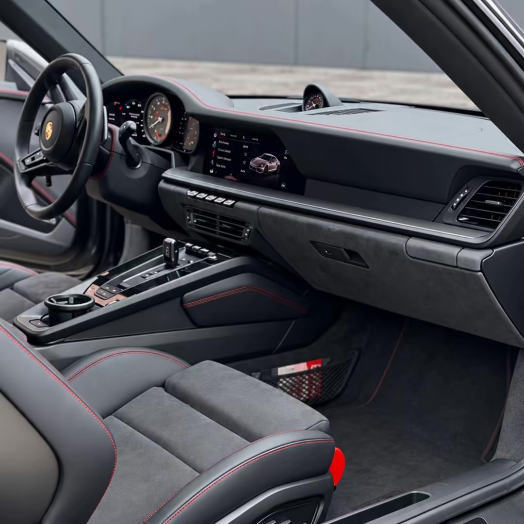 Porsche 911 (992) Carrera 4 GTS Coupé miniatuur 11