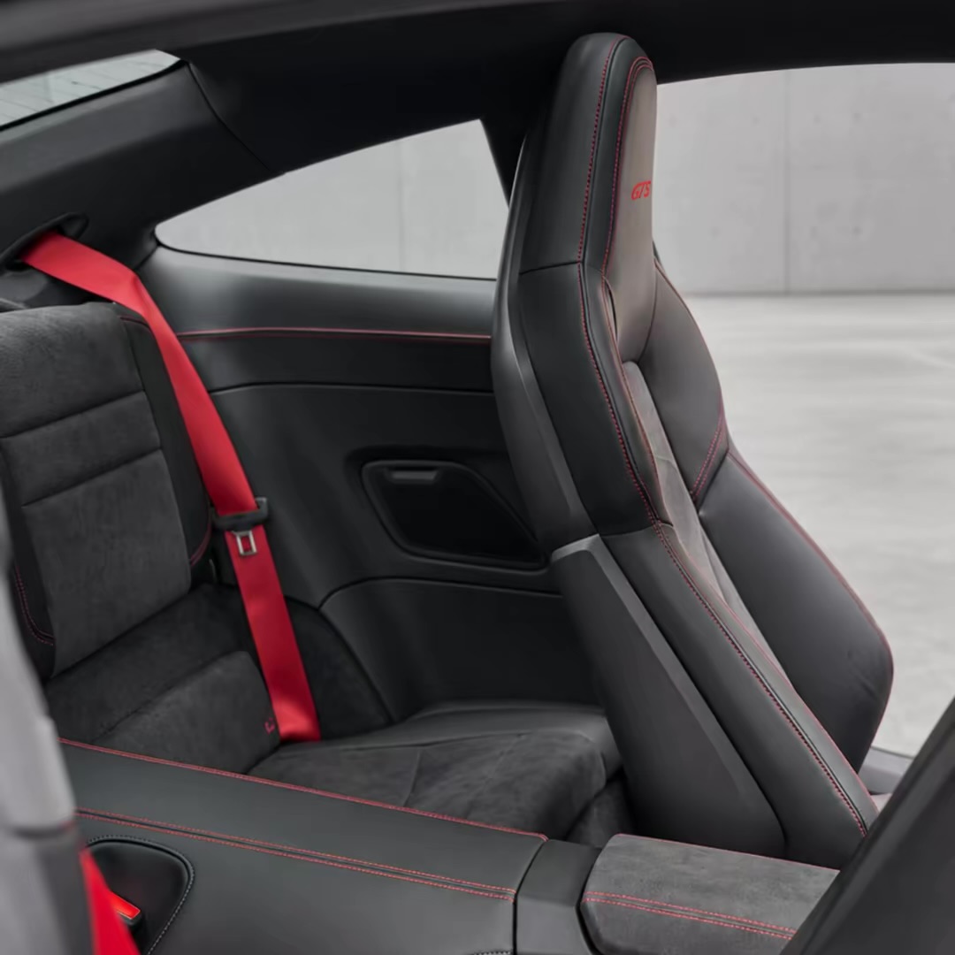 Porsche 911 (992) Carrera 4 GTS Coupé miniatuur 16